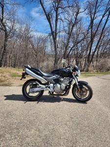 lot 1 image: 2006 Honda CB600F Motorcycle
