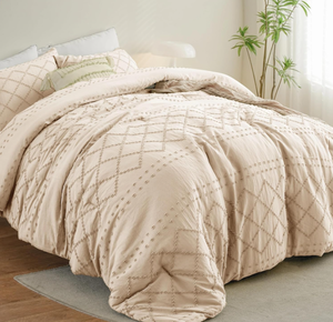 lot 429 image: Tufted Boho Comforter Set King - 3 Pieces Beige