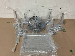 lot 316 image: 8 Piece Silver Mirror Top Cake Stand Set for Special Events