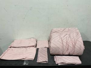 lot 255 image: Bedsure Boho Queen Size Comforter Set - 7 Piece Jacquard Crease Comforter Bedding Set