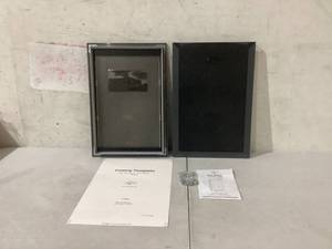 lot 465 image: Pet Door, Measures 19.5 x 13.5