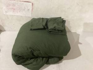 lot 475 image: 3 Piece Olive Green Comforter Set, Size Queen