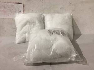 lot 496 image: Lot of 4 18x 18 Throw Pillow Inserts