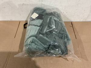 lot 105 image: Evergrace King Size 3 Piece Comforter Set Green