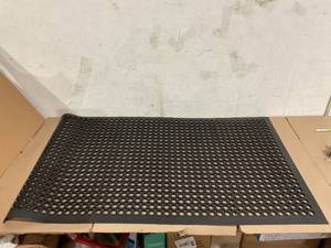 lot 148 image: 36x60 Rubber Mat