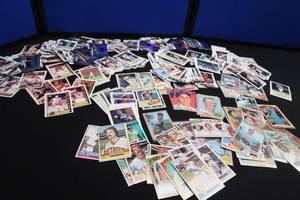 lot 3 image: ASSORTED MIXED LOT OF COLLECTIBLE CARDS