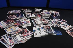 lot 9 image: MISC BASKETBALL CARDS