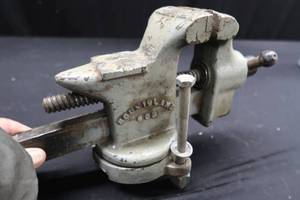 lot 50 image: VINTAGE ROCK ISLAND VICE