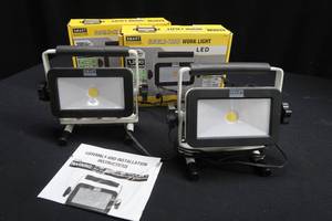 lot 52 image: SET OF 4 SINGLE HEAD WORK LIGHTS 2NEW IN BOX