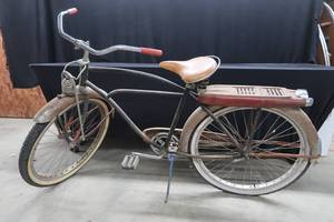 lot 74 image: VINTAGE J.C. HIGGINS BICYCLE