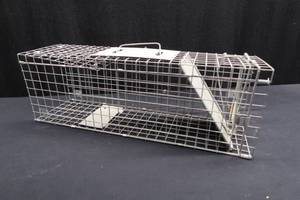 lot 76 image: LIVE TRAP