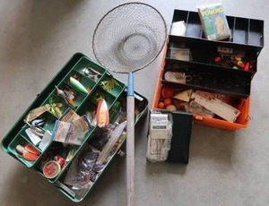 lot 100 image: VINTAGE TACKLE  NET