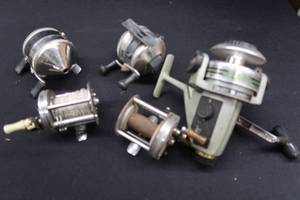 lot 117 image: A MIX OF VINTAGE REELS