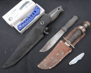 lot 128 image: KNIFE
