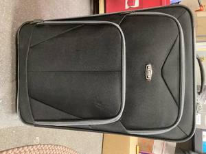 ELITE LUGGAGE WHITFIELD 5 PIECE SOFTSIDE LIGHTWEIGHT ROLLING LUGGAGE SET (BLACK) Customer Returns See Pictures