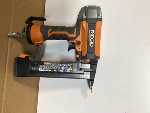 RIDGID Pneumatic 18-Gauge 1-12 in. Finish Stapler Not checked Customer Returns See Pictures