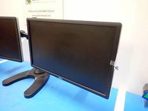 lot 1 image: Dual monitor stand with Dell&nbspP2412Hb and Dell&nbspU2312HMt MonitorsDell&nbspU2312HMt  23 screen with 1920 x 1080 HD Resolution&nbspDell&nbspP2412Hb  24 screen with 1920 x 1080 HD Resolution 