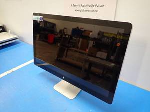 lot 11 image: Apple Thunderbolt Display A1316  27 screen with 2560 x 1440 HD Resolution &nbspone large and one small scratch right side of screen  Includes power cable 