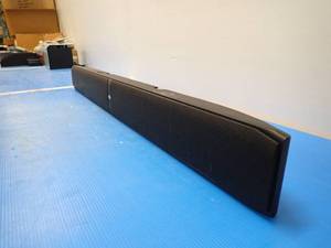 lot 25 image: Crestron&nbspSAROS SB-200-P-B Sounds Bar with power cable 