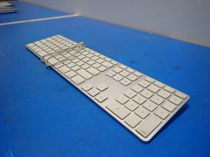 lot 45 image: Apple USB Keyboard A1243