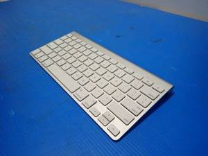 lot 50 image: Apple Wireless Keyboard A1314