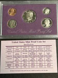 lot 31 image: 1993 US MINT PROOF SET