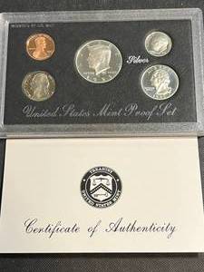 lot 39 image: 1995 US MINT SILVER PROOF SET