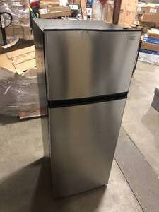 Vissani 7.1 cu. ft. Top Freezer Refrigerator in Stainless Steel Look    Customer Returns See Pictures