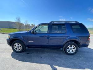 2008 Ford Explorer XLT - 2 OWNERS - 4X4