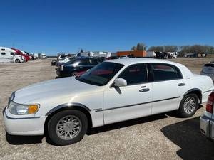 2002 Lincoln Town Car Signature