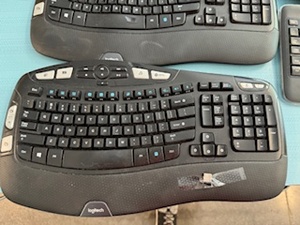 lot 86 image: Eight Computer Keyboards