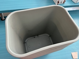 lot 44 image: Six 28 Quart Trash Cans