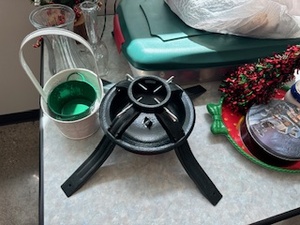 lot 60 image: Christmas in May Gently Used Christmas Decor.