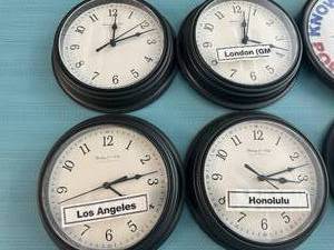 lot 96 image: Six 9 Wall Clocks