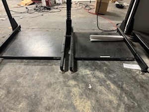 lot 18 image: Tech Desk and contents. 60 x 32 x 85.