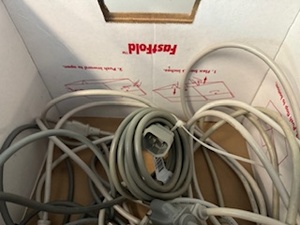 lot 142 image: Ten Power Cords