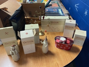 Flurry Ville Collectibles and other Decor