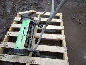 lot 107 image: Helixx Reel Mower