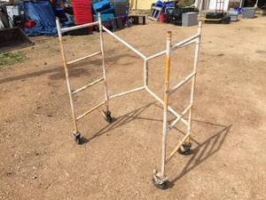 lot 2 image: PERRY SU-4 Folding Portable Scaffold