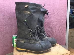 lot 9 image: Mens Baffin Polar Proven Sz 11 Work Boots
