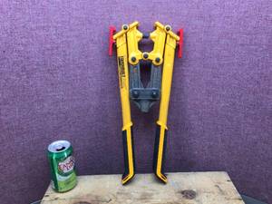 lot 18 image: Toughbuilt F240 Compact Bolt Cutters