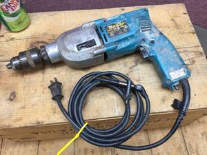 lot 20 image: Makita 34 Hammer Drill - 2 Spd