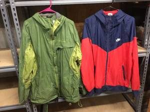 lot 24 image: 2 Mens Windbreaker Jackets - Nike - Columbia