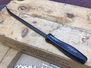 lot 28 image: Snap-On SPB18A Pry Bar