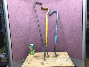 lot 29 image: 3 Crow BarsPry Bars