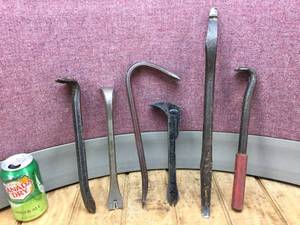 lot 34 image: 6 Small Pry Bars - Cats Paws