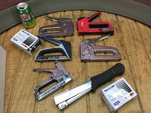 lot 31 image: 6 Stapler with Staples