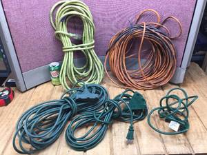 lot 35 image: 5 Extensions Cords
