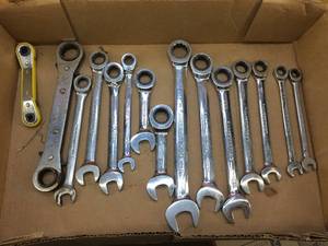 lot 40 image: Variety Ratcheting Wrenches - Many Gearwrench