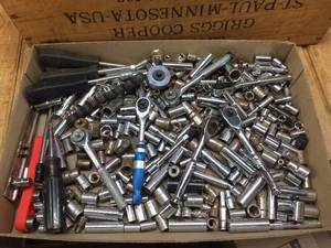 lot 42 image: Large Variety 14 Dr Ratchets - Sockets - Extensions